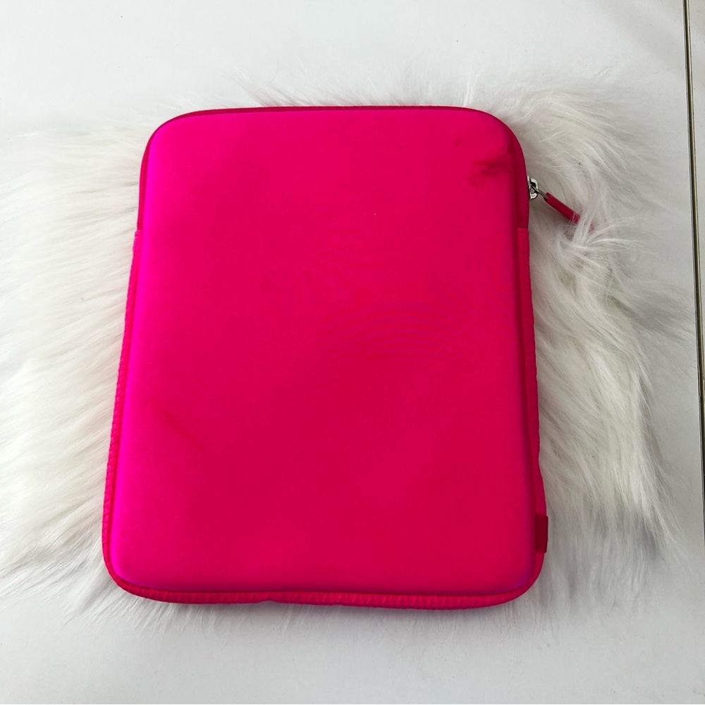 Incase IPad Zipup Padded Case - Picture 2 of 5
